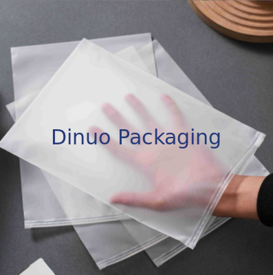 Прозрачный матовый пластиковый пакет на молнии из CPE PE с перерабатываемыми и пылезащитными свойствами